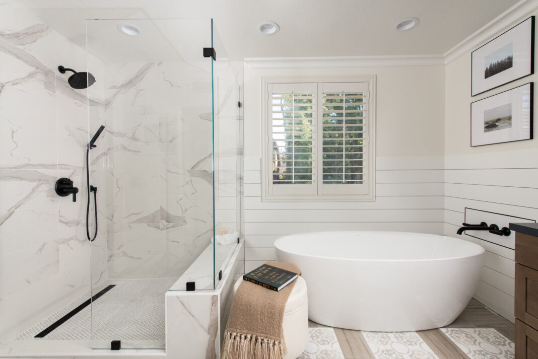 Efficient and Stylish: No-Mess Bathroom Remodeling Services Explained