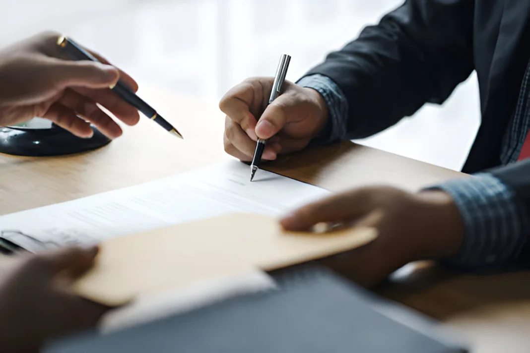 Understanding the Differences Between Contract of Service vs Contract for Service in Malaysia
