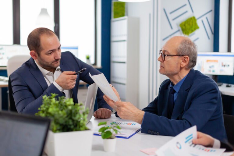 How Business Accountants Safeguard Against Risk